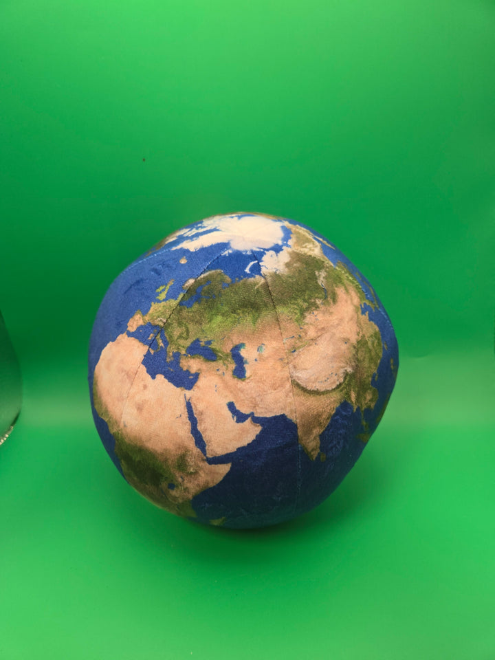 Planet Pals: Earth Day Reading Adventure Box Ages 4-7